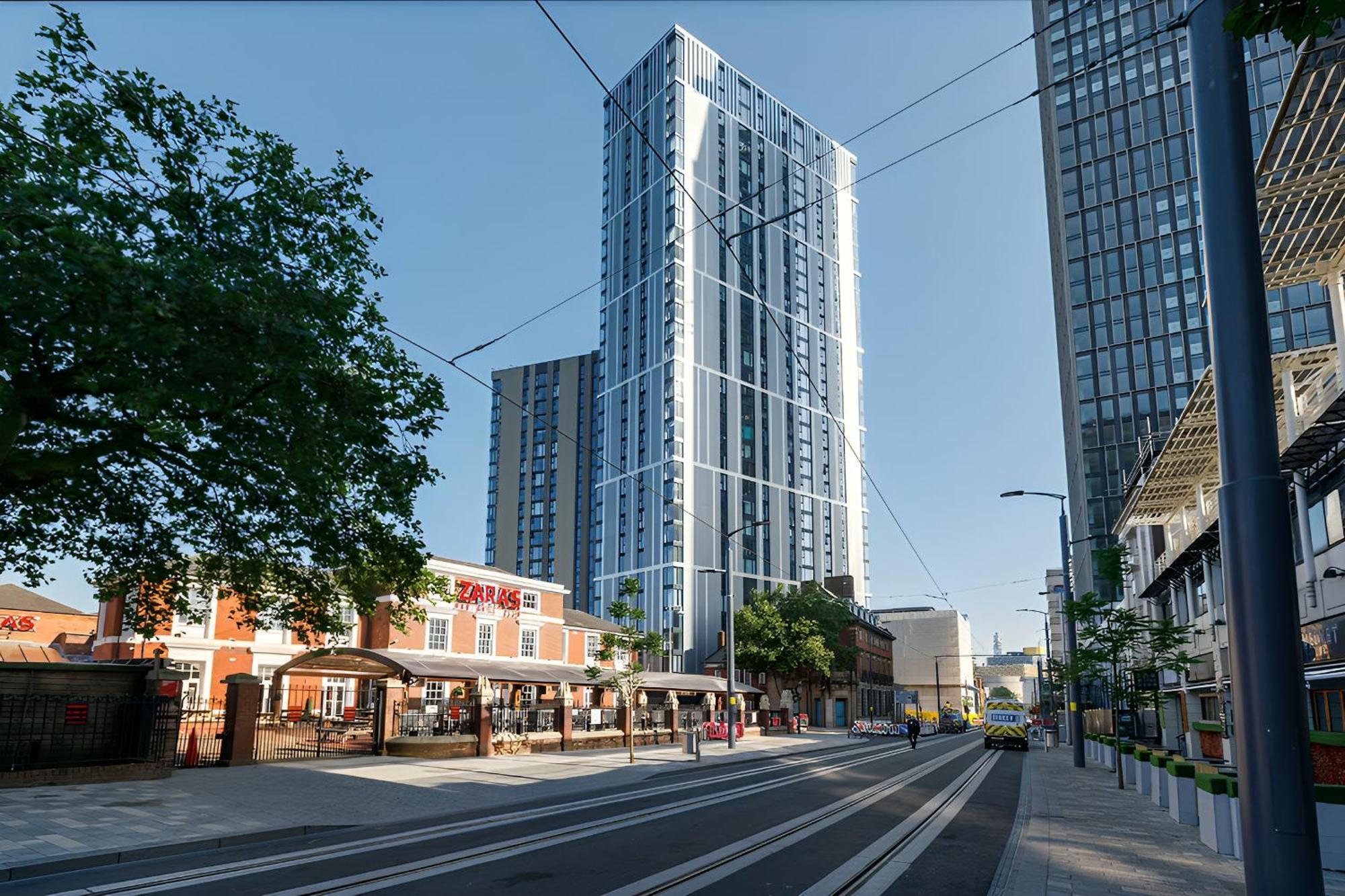 Last-Minute Specials L Book It Now L Sleeps Up To 4 L 2 Bed 2 Bath - Gym - Prime Birmingham Location L Jvt Short Lets Zewnętrze zdjęcie